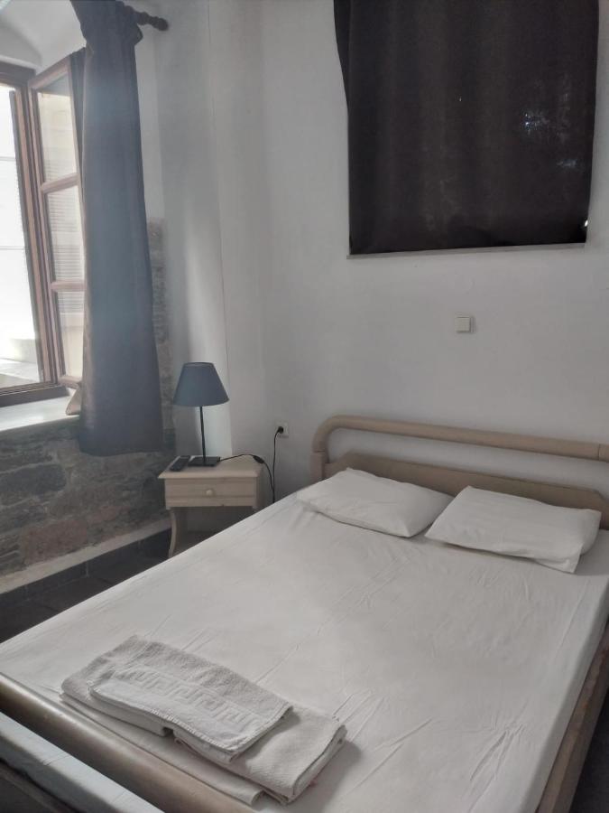 Odos Odysseos Aparthotel Ermoupoli Exterior foto