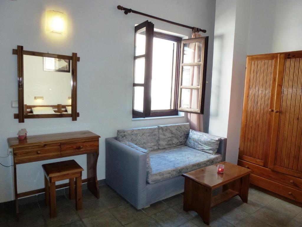 Odos Odysseos Aparthotel Ermoupoli Habitación foto