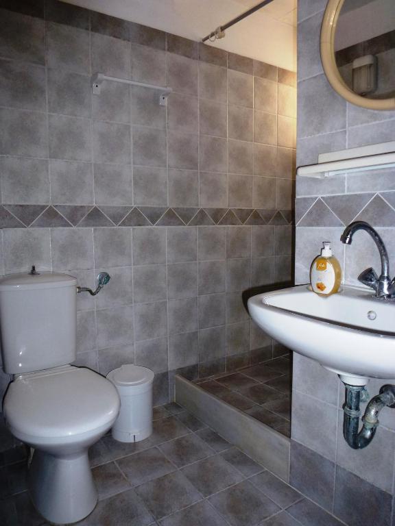 Odos Odysseos Aparthotel Ermoupoli Habitación foto